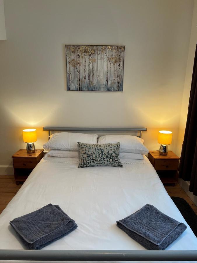 Cheerful 3 Bedroom Cottage In Central Location 安布尔塞德 外观 照片