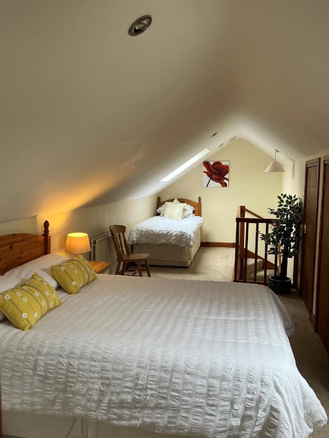 Cheerful 3 Bedroom Cottage In Central Location 安布尔塞德 外观 照片