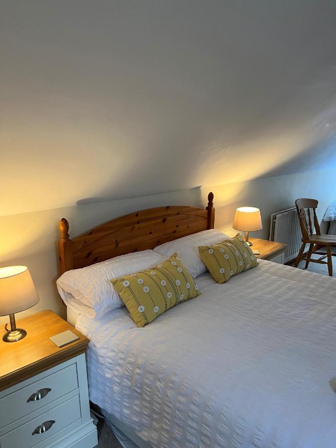 Cheerful 3 Bedroom Cottage In Central Location 安布尔塞德 外观 照片